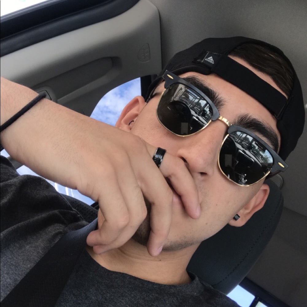 Meet your Posher, Ivivan